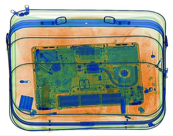 Vì Sao Phải Lấy Laptop Ra Khỏi Túi Khi Soi Chiếu An Ninh?
