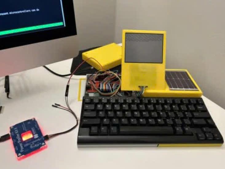Laptop PotatoP: Chiếc Laptop Siêu Nhỏ Không Cần Sạc Pin Trong 2 Năm